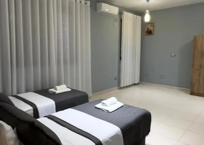 ホームステイ Host Shkodër